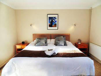 The Oyster Smack Inn Burnham-on-Crouch Buitenkant foto